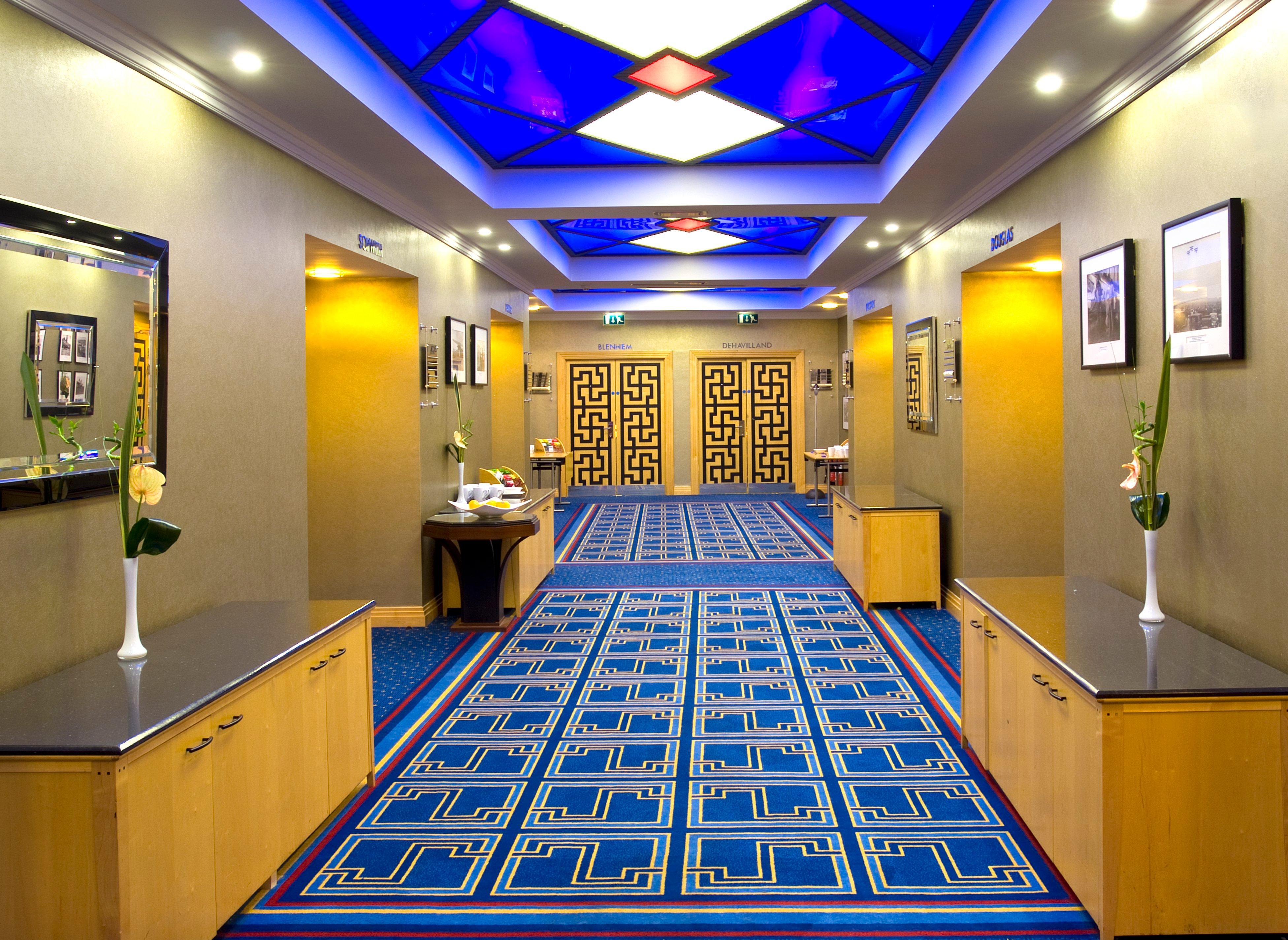 Crowne Plaza Liverpool - John Lennon Airport By Ihg Экстерьер фото